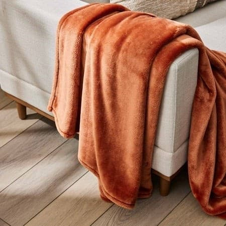 Better Homes & Gardens Solid Velvet Plush 50"x72"