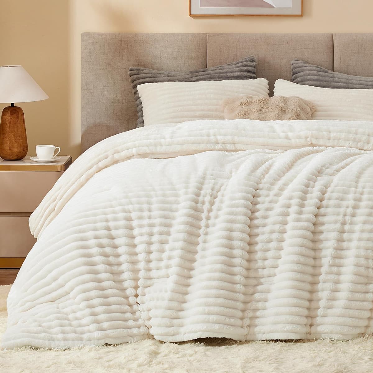 BEDELITE Fleece Queen Comforter Set, Fluffy Bed