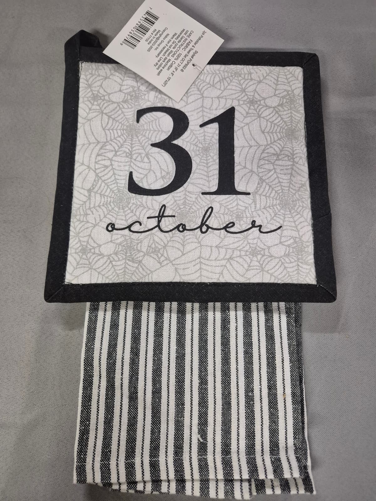 Halloween Pot Holder & Kitchen Towel Set