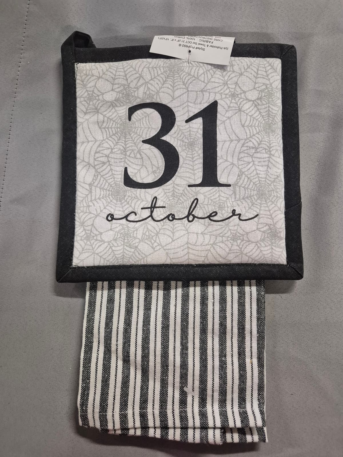 Halloween Pot Holder And Kitchen Towel Set